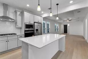 310 Livewater Ln, Georgetown, TX 78633 - Photo 17