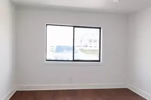 2014 Pecan St, Bastrop, TX 78602 - Photo 15