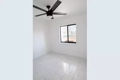 2014 Pecan Street, Bastrop, TX 78602 - Photo 7