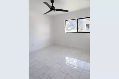 2014 Pecan Street, Bastrop, TX 78602 - Photo 5