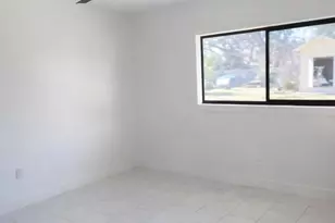 2014 Pecan St, Bastrop, TX 78602 - Photo 5