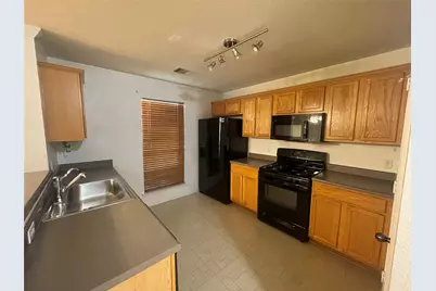 15137 Sarah's Creek Drive, Pflugerville, TX 78660 - Photo 9