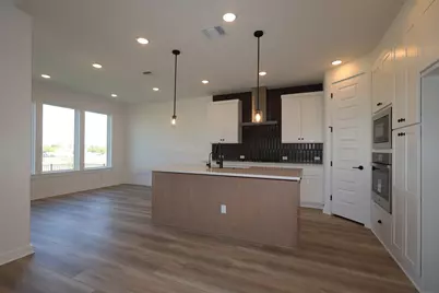 541 Bloomington Loop, Hutto, TX 78634 - Photo 5