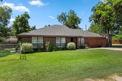 309 W Moerbe Drive, Thorndale, TX 76577 - Photo 3
