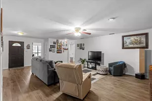 309 W Moerbe Dr, Thorndale, TX 76577 - Photo 17