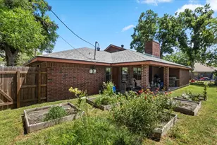 309 W Moerbe Dr, Thorndale, TX 76577 - Photo 13