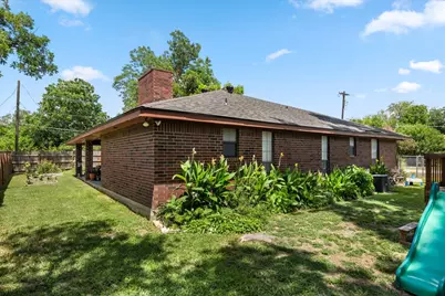 309 W Moerbe Drive, Thorndale, TX 76577 - Photo 11