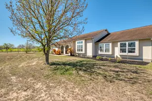 154 3 Oaks Ln, Bastrop, TX 78602 - Photo 3