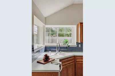 4616 Everest Lane, Austin, TX 78727 - Photo 13