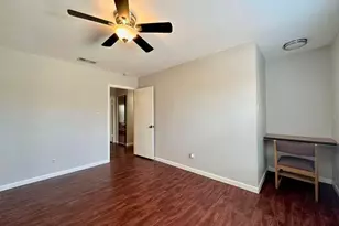 202 N 2nd St, Pflugerville, TX 78660 - Photo 9