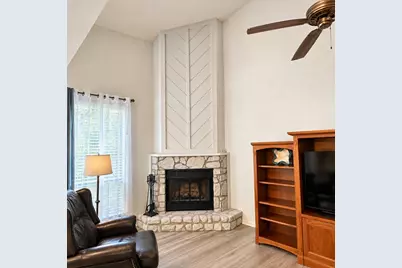 307 Crest View #4, Horseshoe Bay, TX 78657 - Photo 9