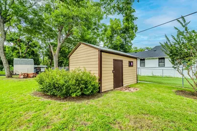 305 W Ash Street, Granger, TX 76530 - Photo 29