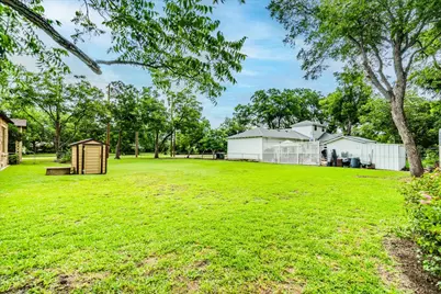 305 W Ash Street, Granger, TX 76530 - Photo 27