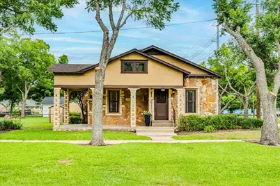 305 W Ash Street, Granger, TX 76530 - Photo 1