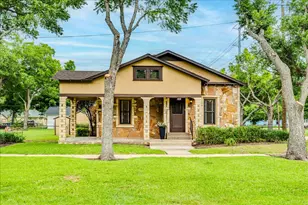 305 W Ash St, Granger, TX 76530 - Photo 1