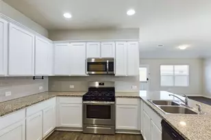 114 Cranbrook Ln, Hutto, TX 78634 - Photo 5