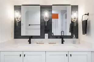 2415 E 10th St, Austin, TX 78702 - Photo 21