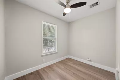5206 Emerald Forest Drive, Austin, TX 78745 - Photo 15