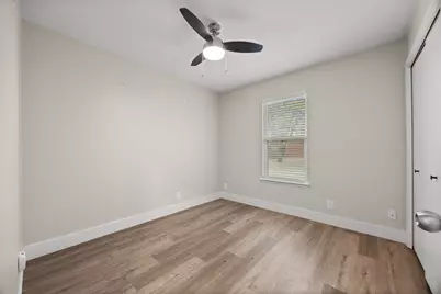 5206 Emerald Forest Drive, Austin, TX 78745 - Photo 13