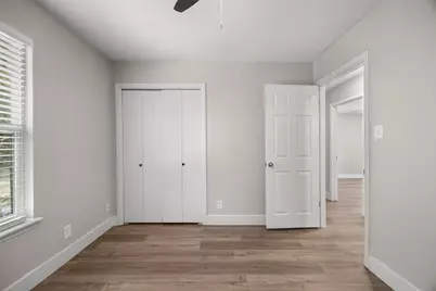 5206 Emerald Forest Drive, Austin, TX 78745 - Photo 15