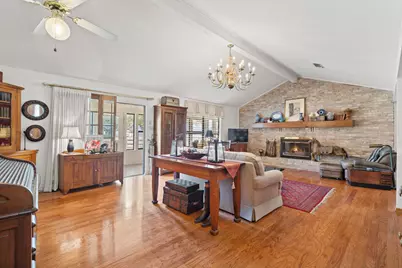 210 Meadowlakes Drive, Meadowlakes, TX 78654 - Photo 5