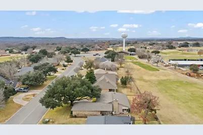 210 Meadowlakes Drive, Meadowlakes, TX 78654 - Photo 23