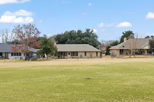 210 Meadowlakes Dr, Meadowlakes, TX 78654 - Photo 21