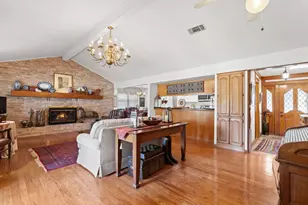 210 Meadowlakes Dr, Meadowlakes, TX 78654 - Photo 7