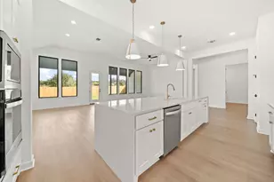 378 Muddy Crk Wy, Kyle, TX 78640 - Photo 5