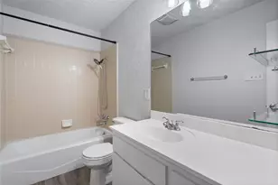 1221 W Hopkins St, San Marcos, TX 78666 - Photo 15