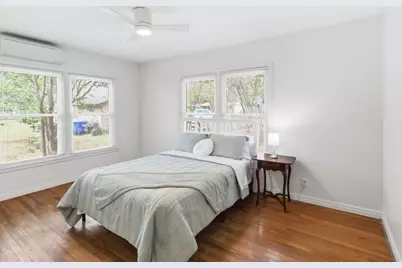 605 W 11th Street, Elgin, TX 78621 - Photo 15