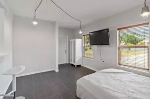 605 W 11th St, Elgin, TX 78621 - Photo 27