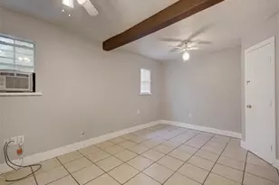 605 Elmwood Pl, Austin, TX 78705 - Photo 5