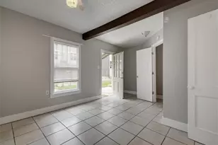 605 Elmwood Pl, Austin, TX 78705 - Photo 3