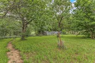 1002 Washburn St, Taylor, TX 76574 - Photo 21