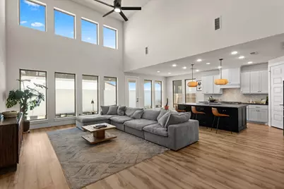 9300 Flatbush Drive, Austin, TX 78744 - Photo 3
