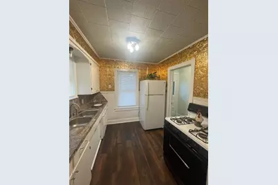 506 W 11th Street, Taylor, TX 76574 - Photo 5