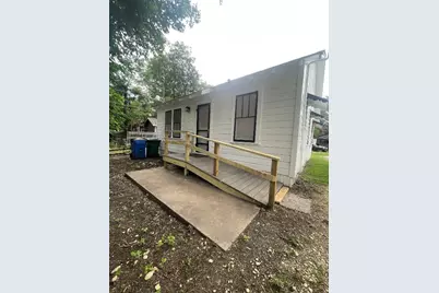 506 W 11th Street, Taylor, TX 76574 - Photo 11