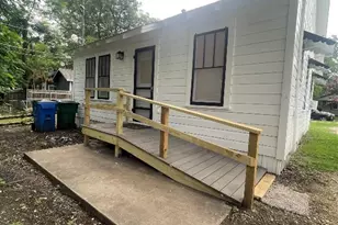 506 W 11th St, Taylor, TX 76574 - Photo 11