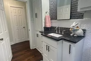 506 W 11th St, Taylor, TX 76574 - Photo 9