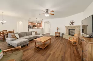 212 Monahans Dr, Georgetown, TX 78628 - Photo 3