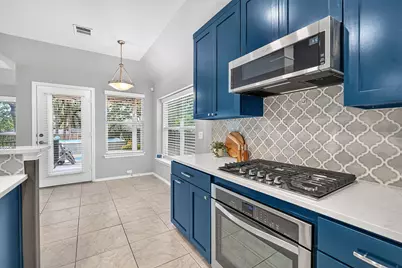 516 Carismatic Lane, Austin, TX 78748 - Photo 7