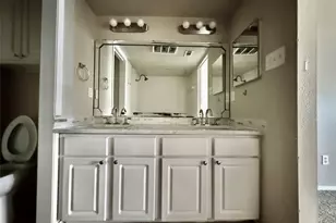 2018 W Rundberg Ln, Austin, TX 78758 - Photo 15