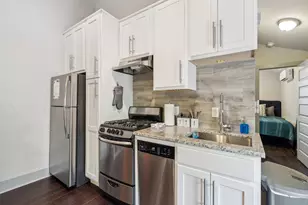 1139 1/2 Poquito St, Austin, TX 78702 - Photo 9
