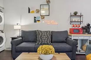 1139 1/2 Poquito St, Austin, TX 78702 - Photo 7