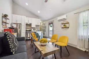 1139 1/2 Poquito St, Austin, TX 78702 - Photo 5