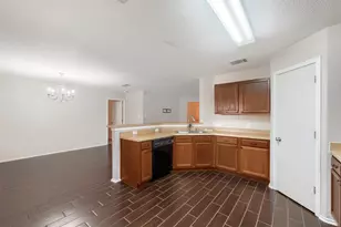 1011 Shadow Creek Blvd, Buda, TX 78610 - Photo 9