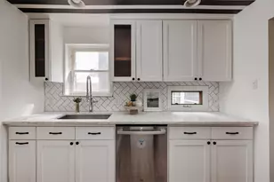 2104 De Verne St, Austin, TX 78704 - Photo 9