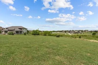 120 Apache Pass, Hutto, TX 78634 - Photo 11