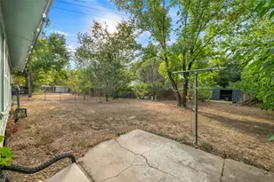 2523 E Stassney Ln, Austin, TX 78744 - Photo 23